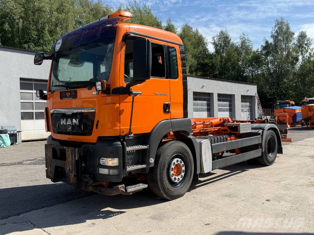 MAN TGS 18.320 Vrachtwagen met containersysteem
