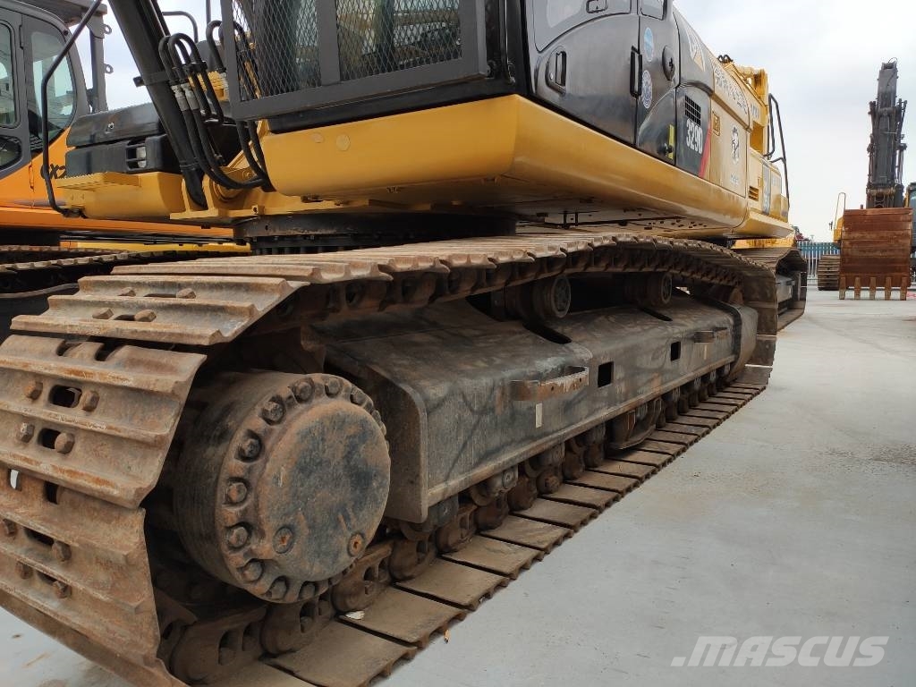 CAT 329 D Roomikekskavaatorid