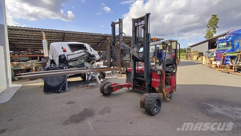 Moffett M4 25.4 ajoneuvotrukki Muletti autotrasportati