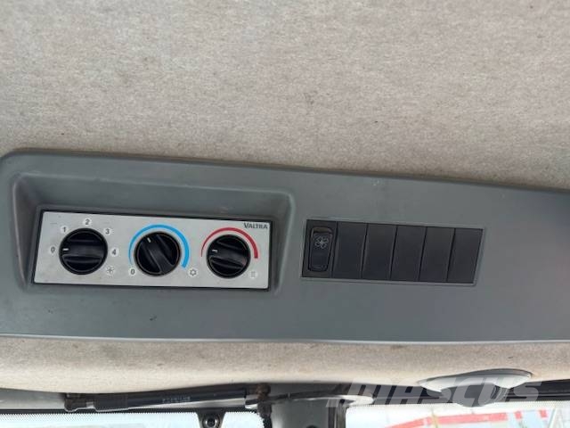 Valtra N123 Hitech5, Luchtremmen, 5500 uur! الجرارات