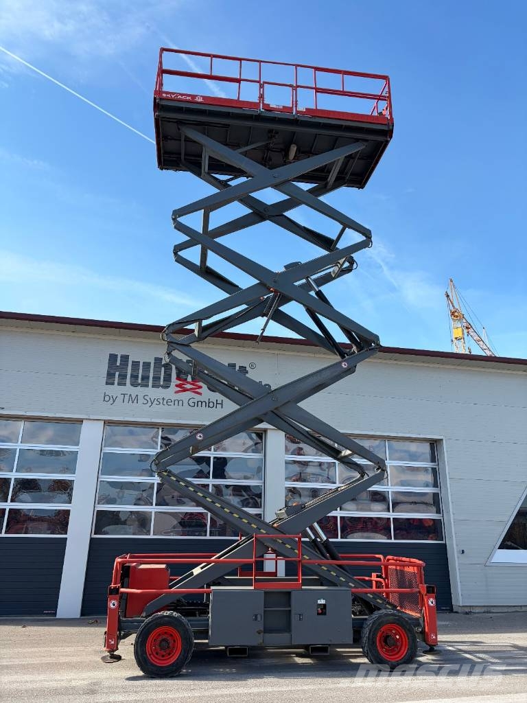 SkyJack SJ9250 - 17,24m Diesel 4x4 Scherenarbeitsbühne Šķerveida pacēlāji