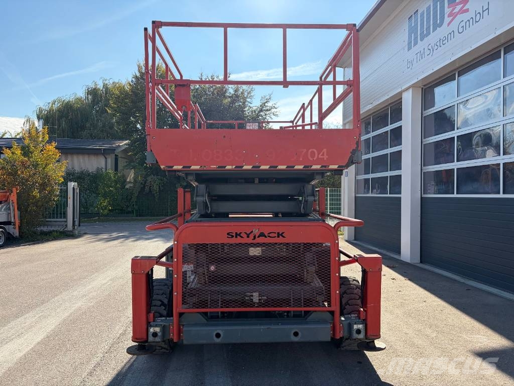 SkyJack SJ9250 - 17,24m Diesel 4x4 Scherenarbeitsbühne Šķerveida pacēlāji