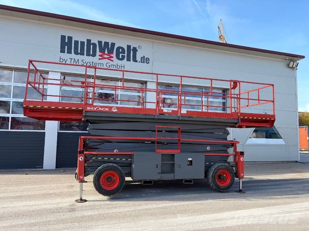 SkyJack SJ9250 - 17,24m Diesel 4x4 Scherenarbeitsbühne Šķerveida pacēlāji