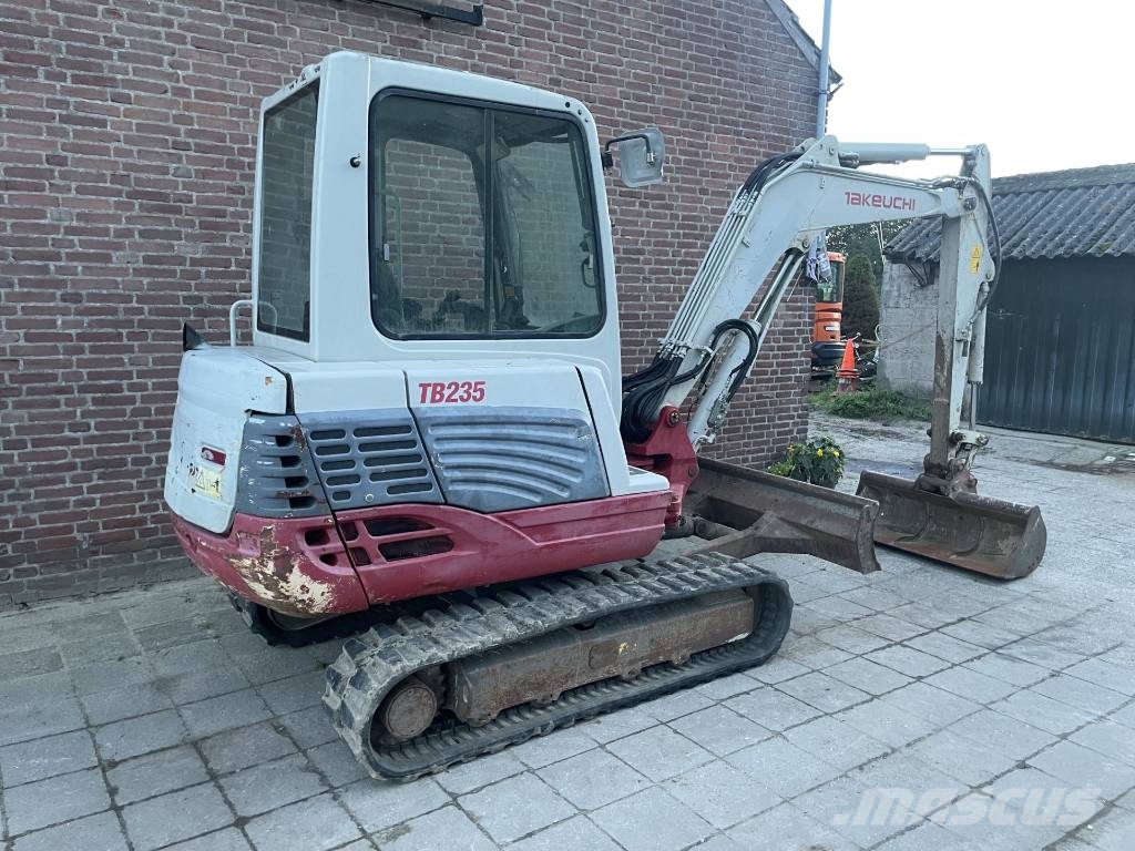 Takeuchi TB 235 Miniexcavadoras