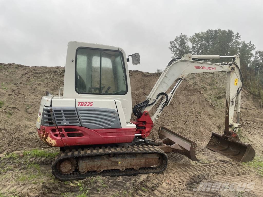 Takeuchi TB 235 Miniexcavadoras