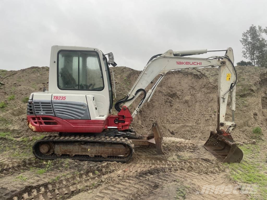 Takeuchi TB 235 Miniexcavadoras