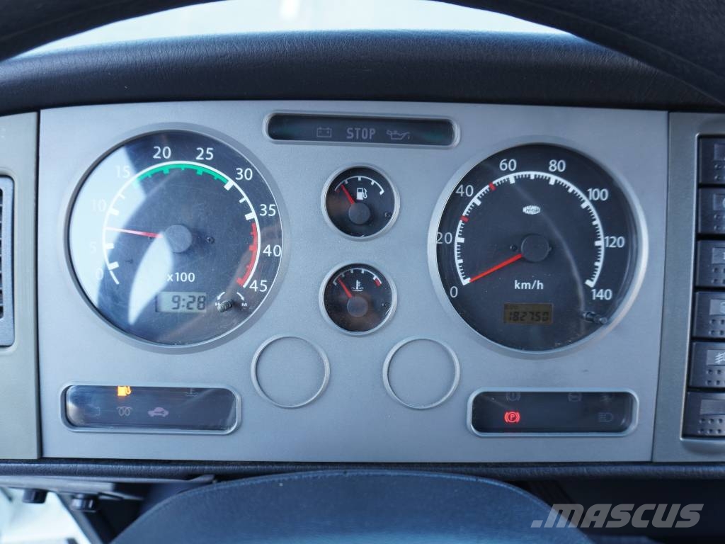 Nissan ATLEON 56.15 CAJA CERRADA Y TRAMPILLA شاحنات مسطحة/مفصلية الجوانب