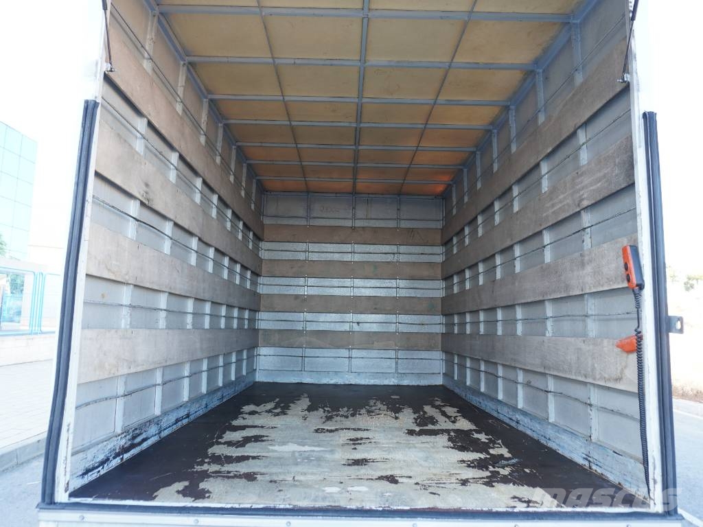 Nissan ATLEON 56.15 CAJA CERRADA Y TRAMPILLA شاحنات مسطحة/مفصلية الجوانب