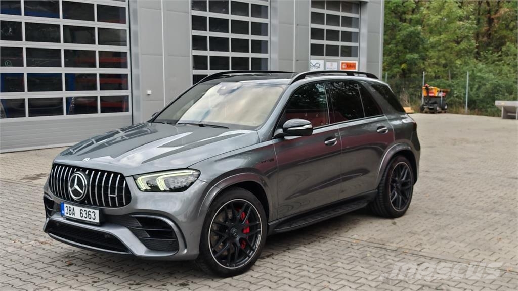 Mercedes-Benz Mercedes Benz AMG GLE 63, 4M, Pano, Nez. Topení, M Auto's