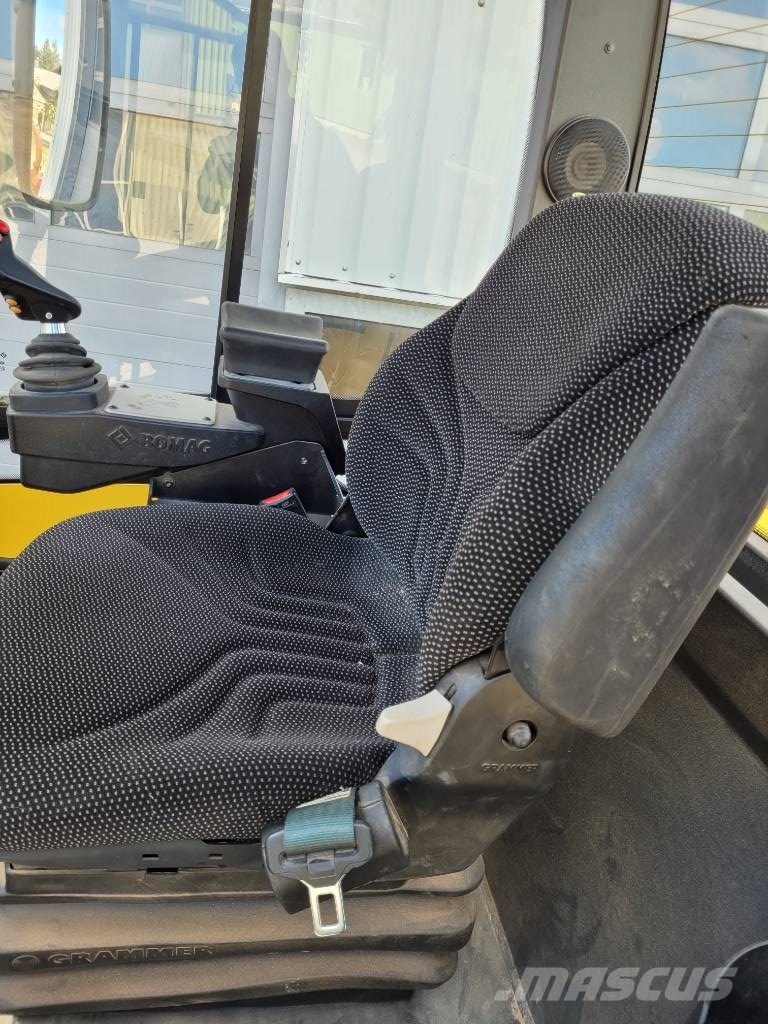 Bomag BW 213 D-5 Erdbauwalzen
