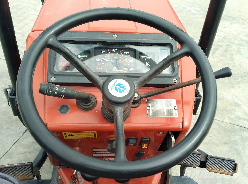 New Holland 50-86 DTV Tractores