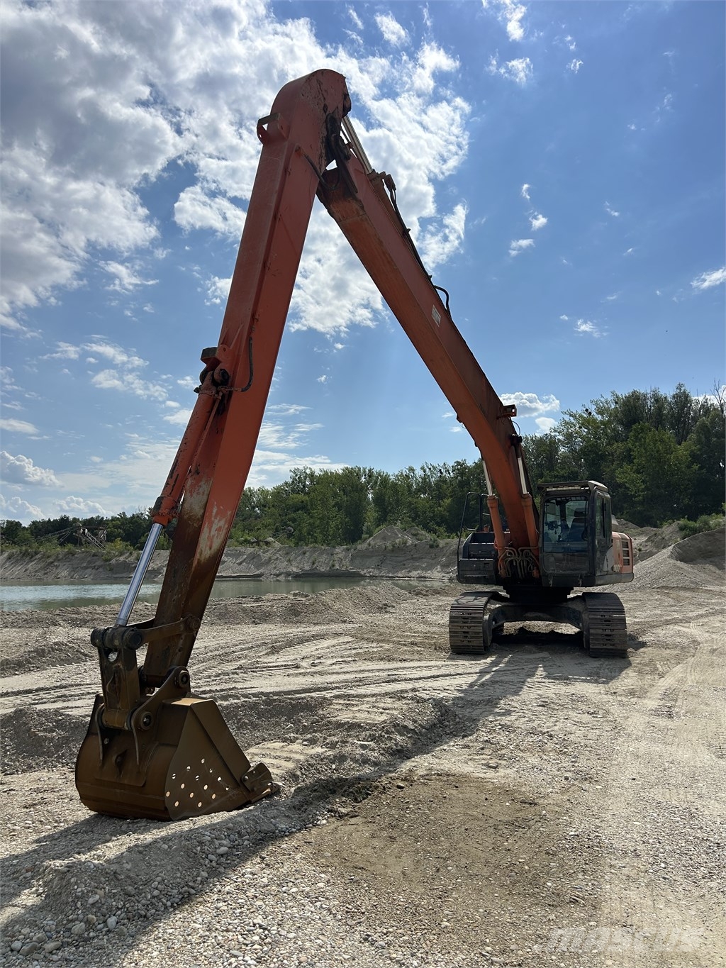 Hitachi ZX 300 LC N-6 Pásové rýpadlá