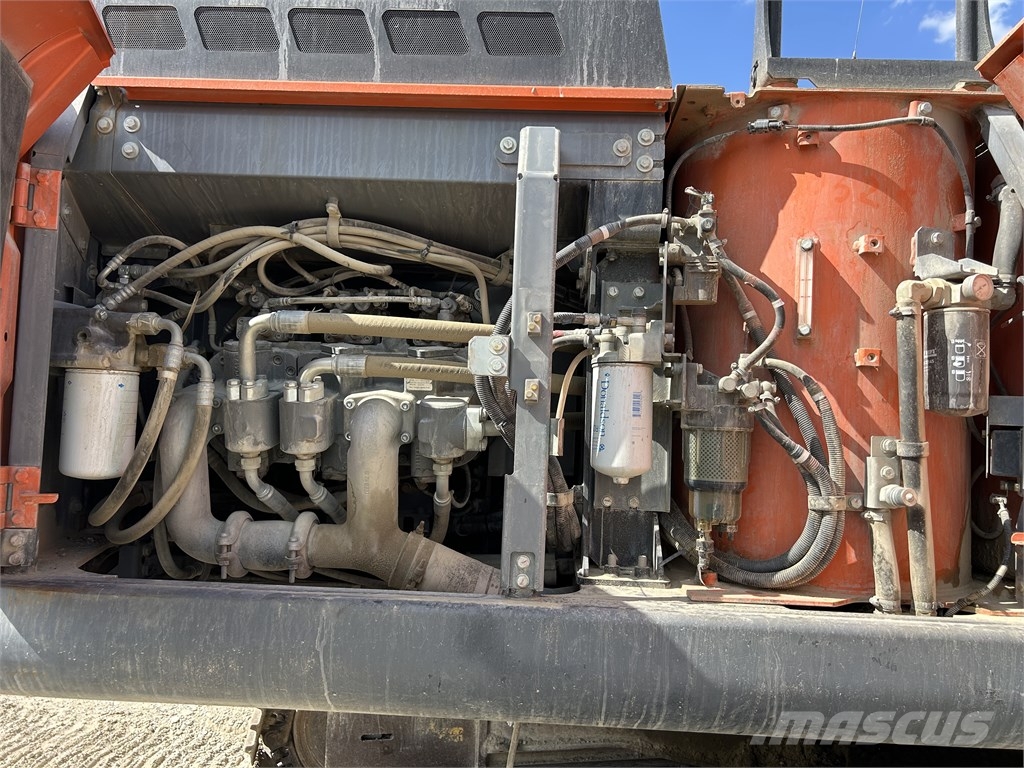 Hitachi ZX 300 LC N-6 Pásové rýpadlá