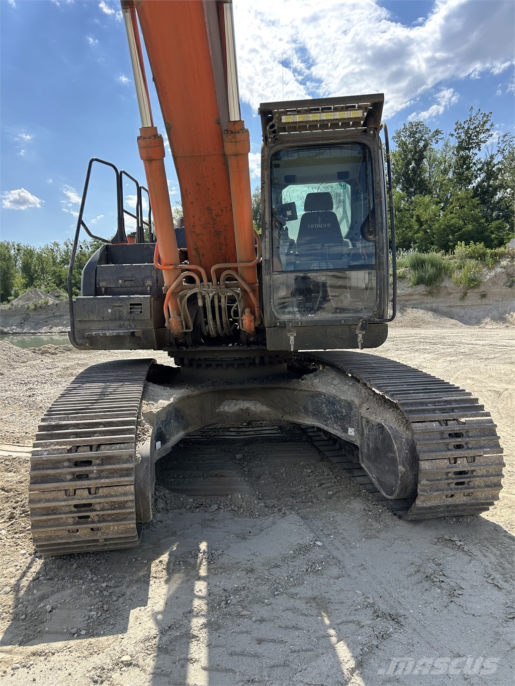 Hitachi ZX 300 LC N-6 Pásové rýpadlá
