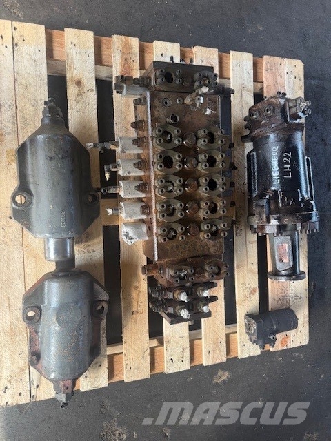 Liebherr LH 22 C HYDRAULIC VALE BLOCK+ HYDRAULIC CYLIDER 油圧機