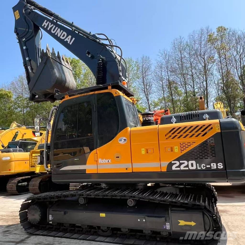 Hyundai Robex 220 LC-9 S Gravemaskiner på larvebånd