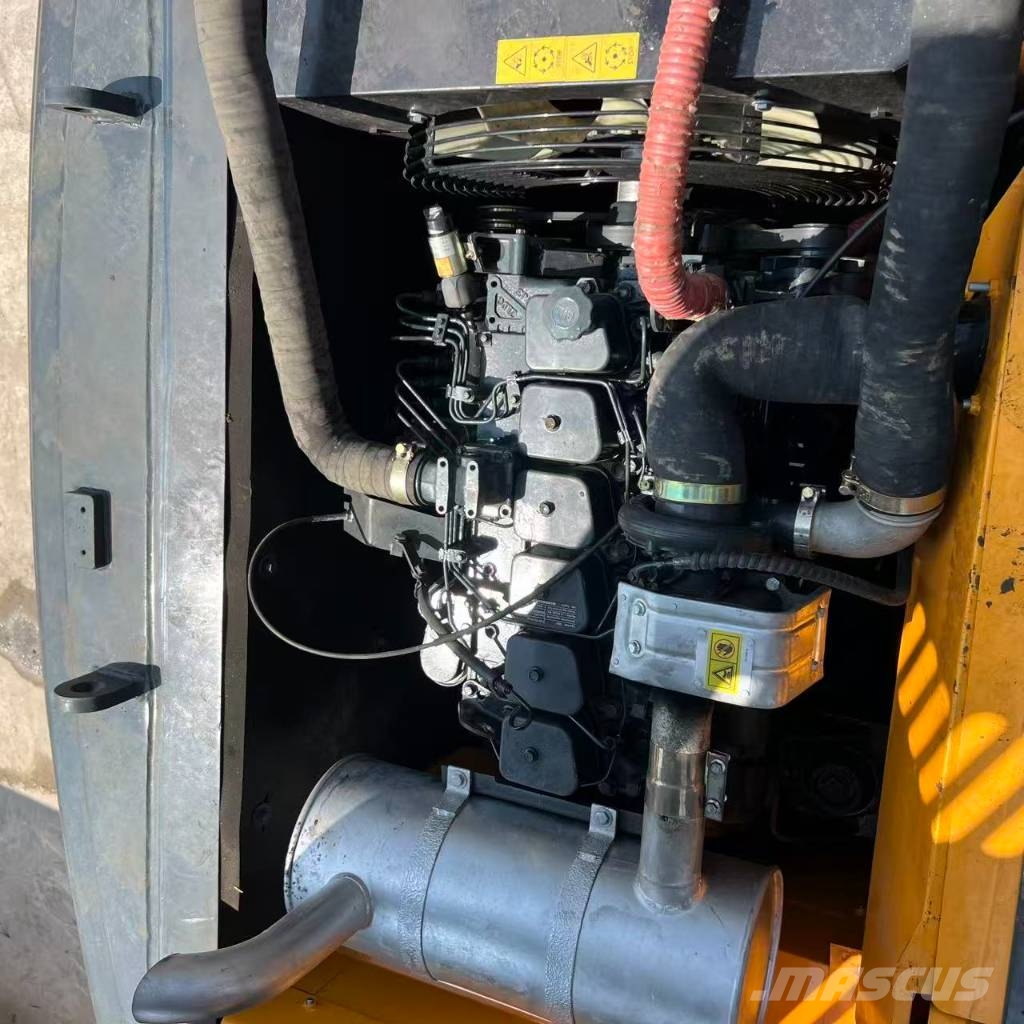 Hyundai Robex 220 LC-9 S Gravemaskiner på larvebånd