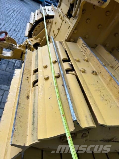 Komatsu D 85 P Buldožerji goseničarji