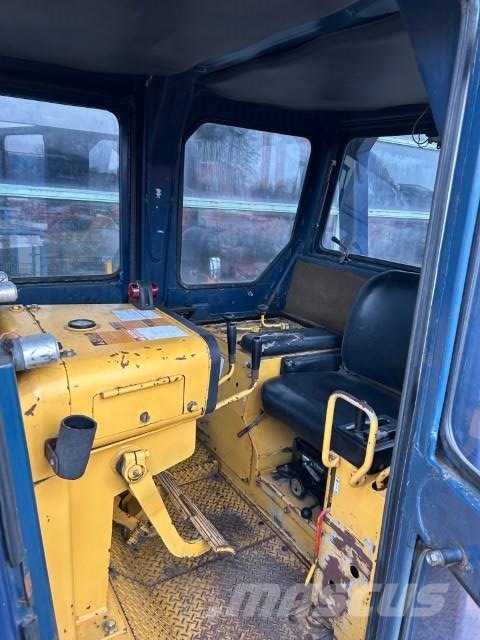 Komatsu D 85 P Buldožerji goseničarji