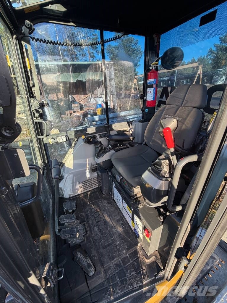 Komatsu PC24MR-5 Minigrävare med tiltrotator och släpvagn Εκσκαφάκι (διαβολάκι) < 7t