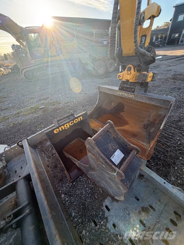 Komatsu PC24MR-5 Minigrävare med tiltrotator och släpvagn Εκσκαφάκι (διαβολάκι) < 7t