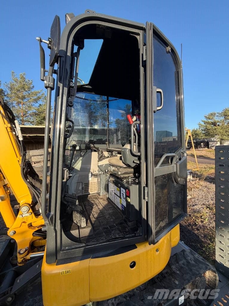 Komatsu PC24MR-5 Minigrävare med tiltrotator och släpvagn Εκσκαφάκι (διαβολάκι) < 7t