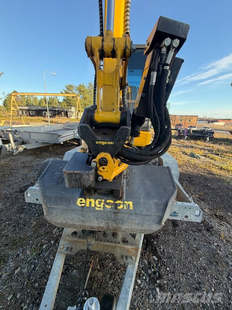 Komatsu PC24MR-5 Minigrävare med tiltrotator och släpvagn Εκσκαφάκι (διαβολάκι) < 7t