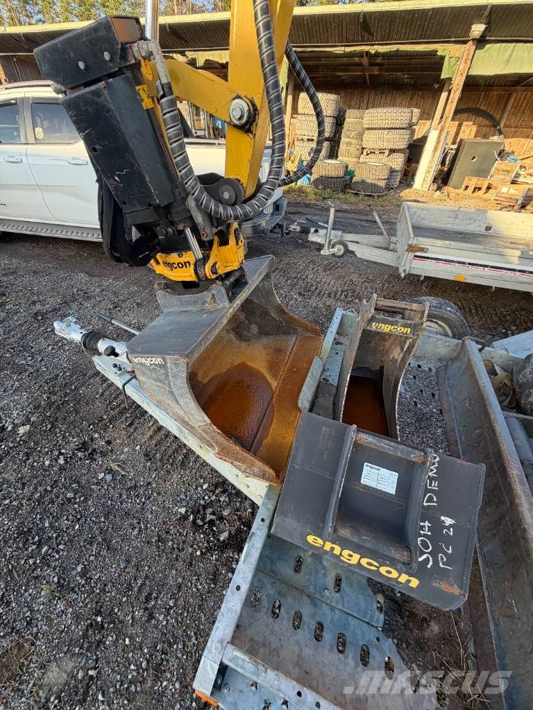 Komatsu PC24MR-5 Minigrävare med tiltrotator och släpvagn Εκσκαφάκι (διαβολάκι) < 7t