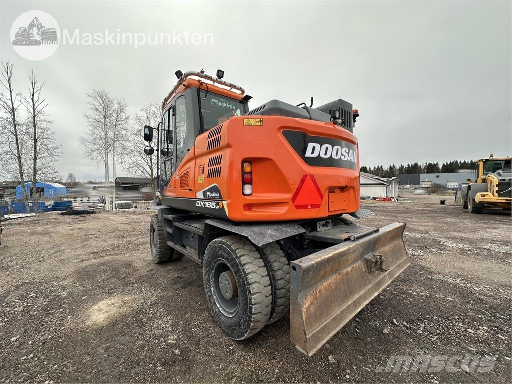 Doosan DX 165 W-5 Excavadoras de ruedas