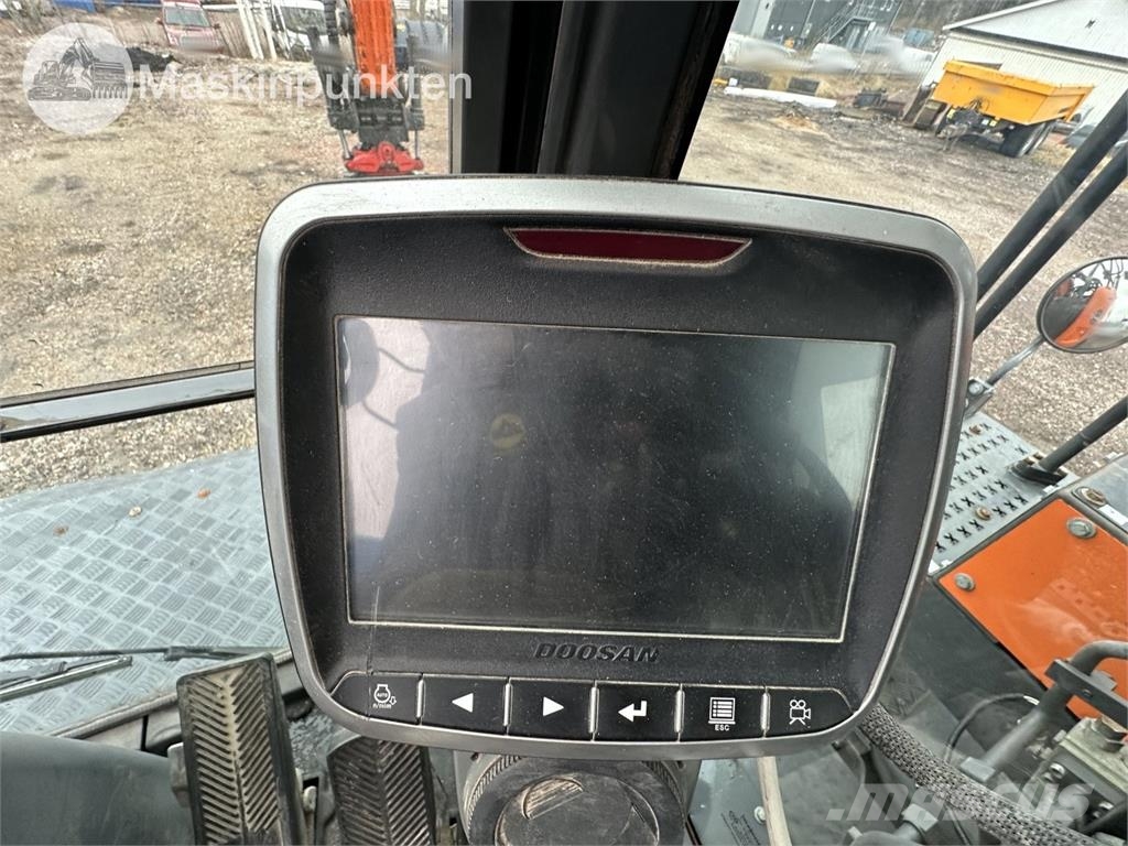 Doosan DX 165 W-5 Excavadoras de ruedas