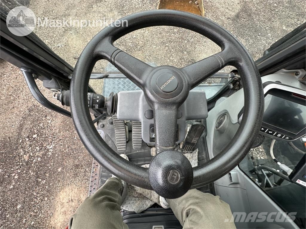Doosan DX 165 W-5 Excavadoras de ruedas