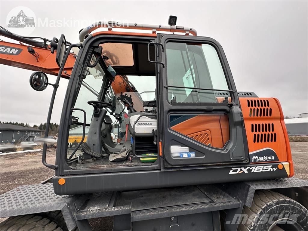 Doosan DX 165 W-5 Excavadoras de ruedas