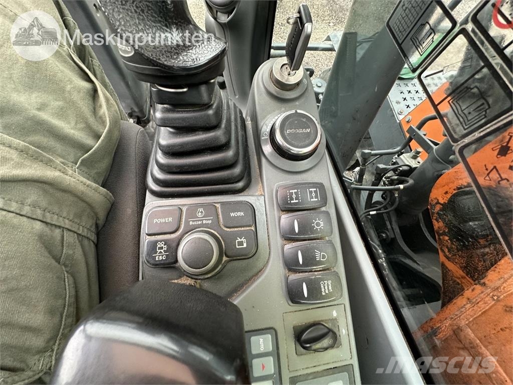 Doosan DX 165 W-5 Excavadoras de ruedas