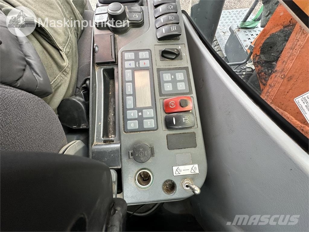 Doosan DX 165 W-5 Excavadoras de ruedas