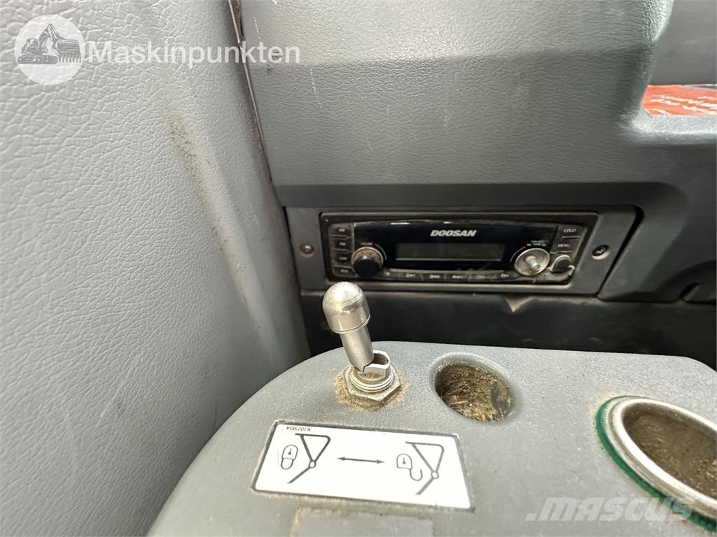 Doosan DX 165 W-5 Excavadoras de ruedas