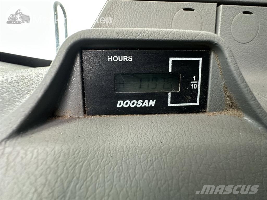 Doosan DX 165 W-5 Excavadoras de ruedas