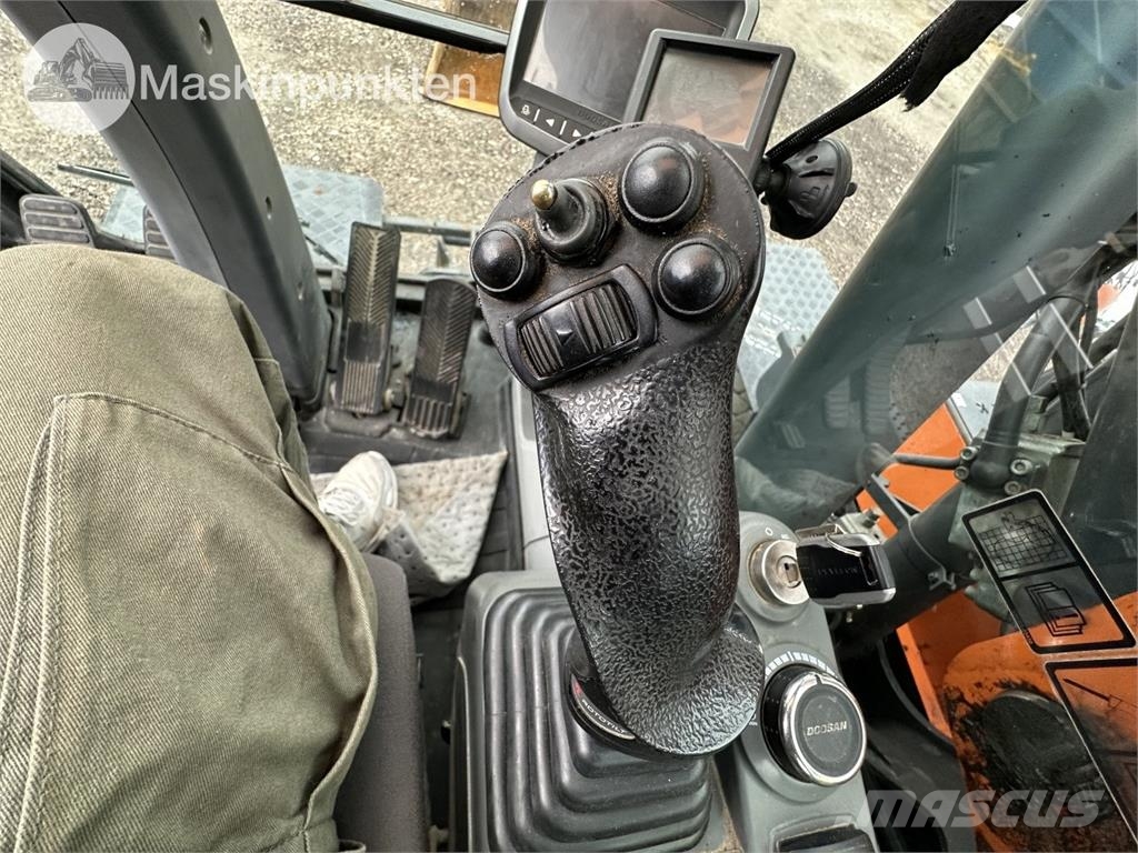 Doosan DX 165 W-5 Excavadoras de ruedas