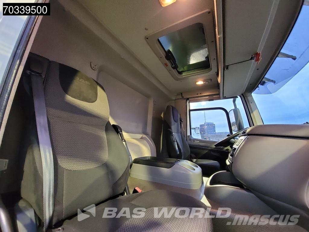 DAF CF 250 4X2 19tonner 2000kg Tailgate Automatic Euro Bakwagens met gesloten opbouw
