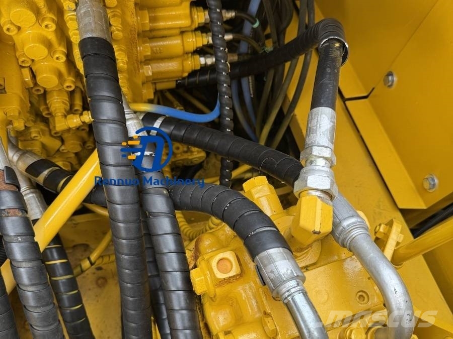 Komatsu PC 300 Εκσκαφείς με ερπύστριες