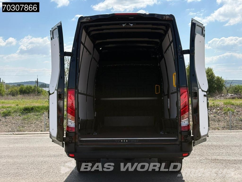 Iveco Daily 35C21 3,0-Liter-Automatik, Doppelbereifung, Furgonetas /Furgón