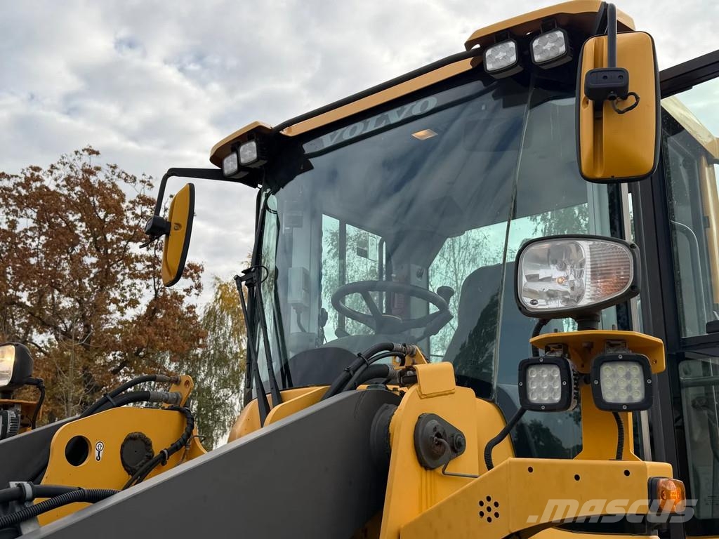 Volvo L70H L70H Iekrāvēji uz riteņiem