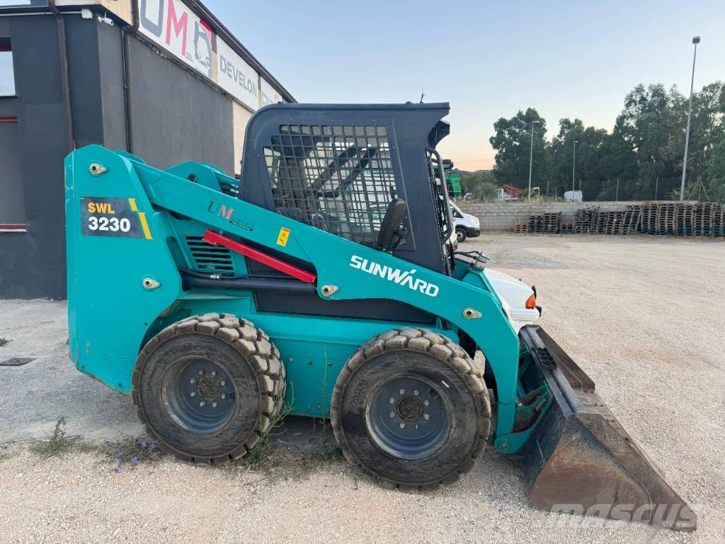 Sunward SWL 3230 لوادر صغيرة