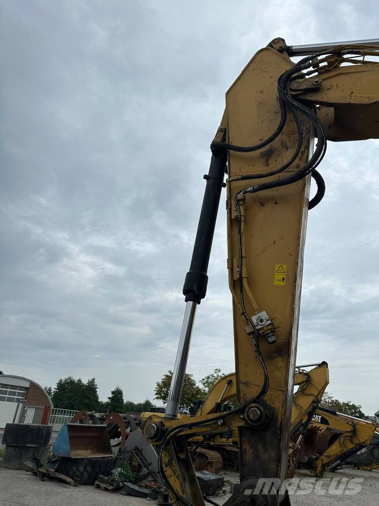 CAT 320DL Raupenbagger