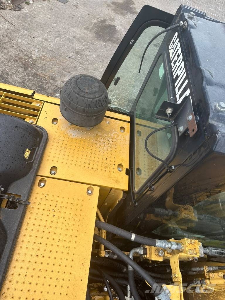 CAT 320DL Raupenbagger