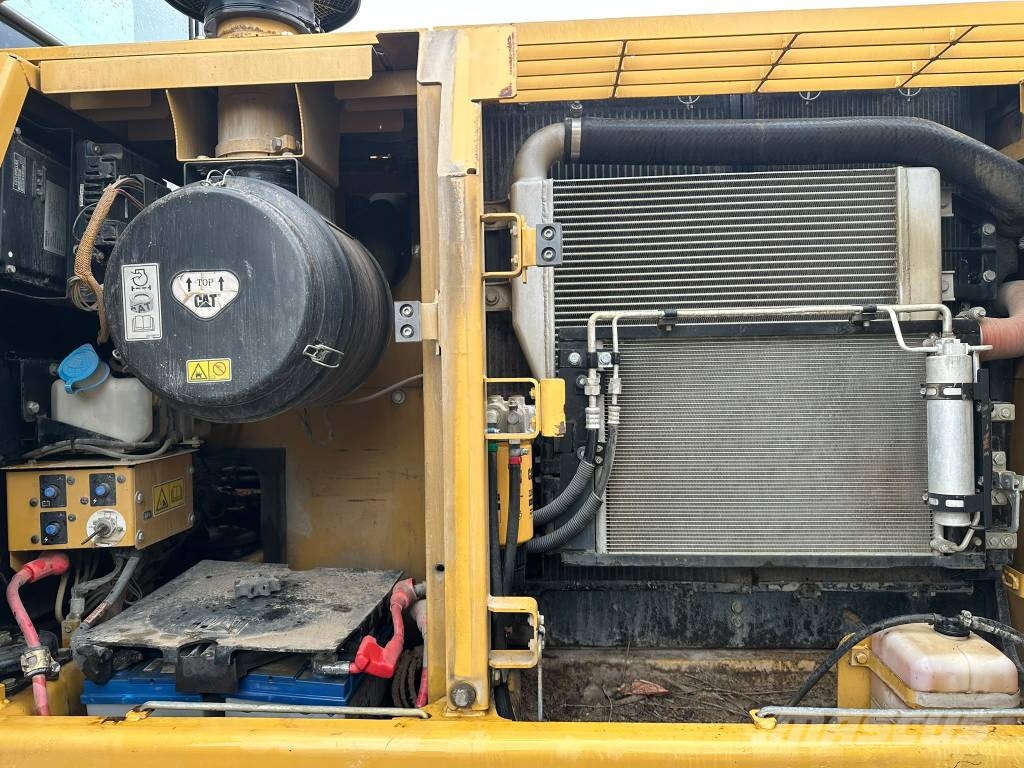 CAT 320DL Raupenbagger