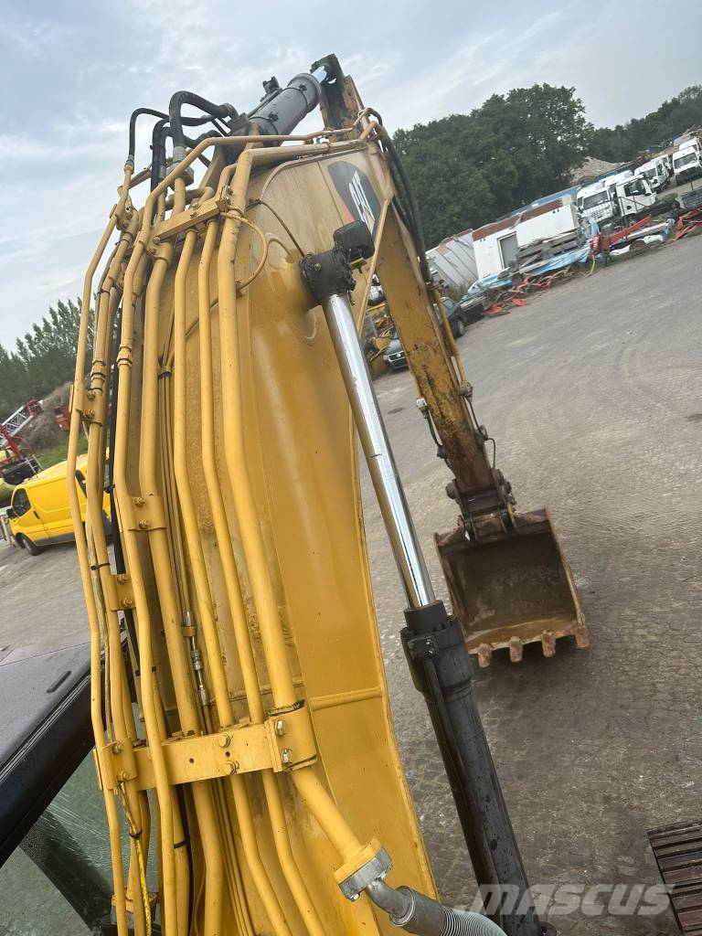 CAT 320DL Raupenbagger