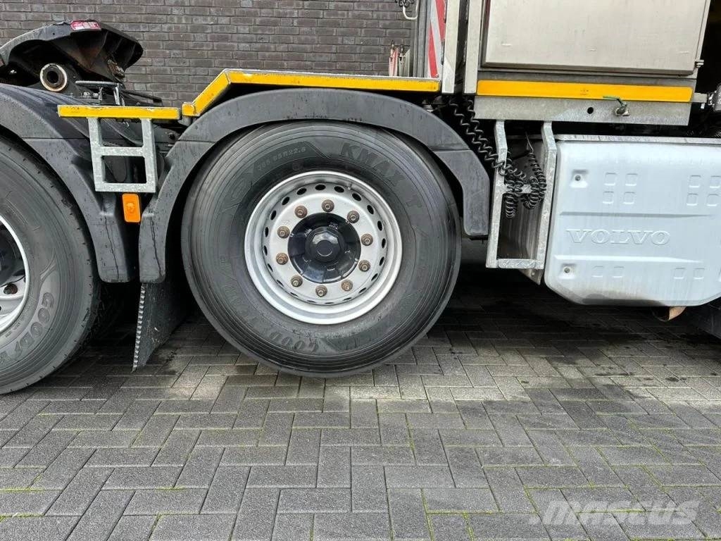Volvo FH 16.750 8X4 HEAVY DUTY TRACTOR/SZM/TREKKER Prime Movers