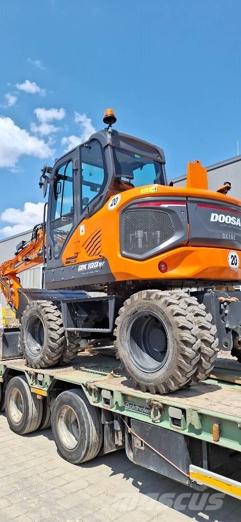 Doosan DX 100 W-7 Gravemaskiner på hjul