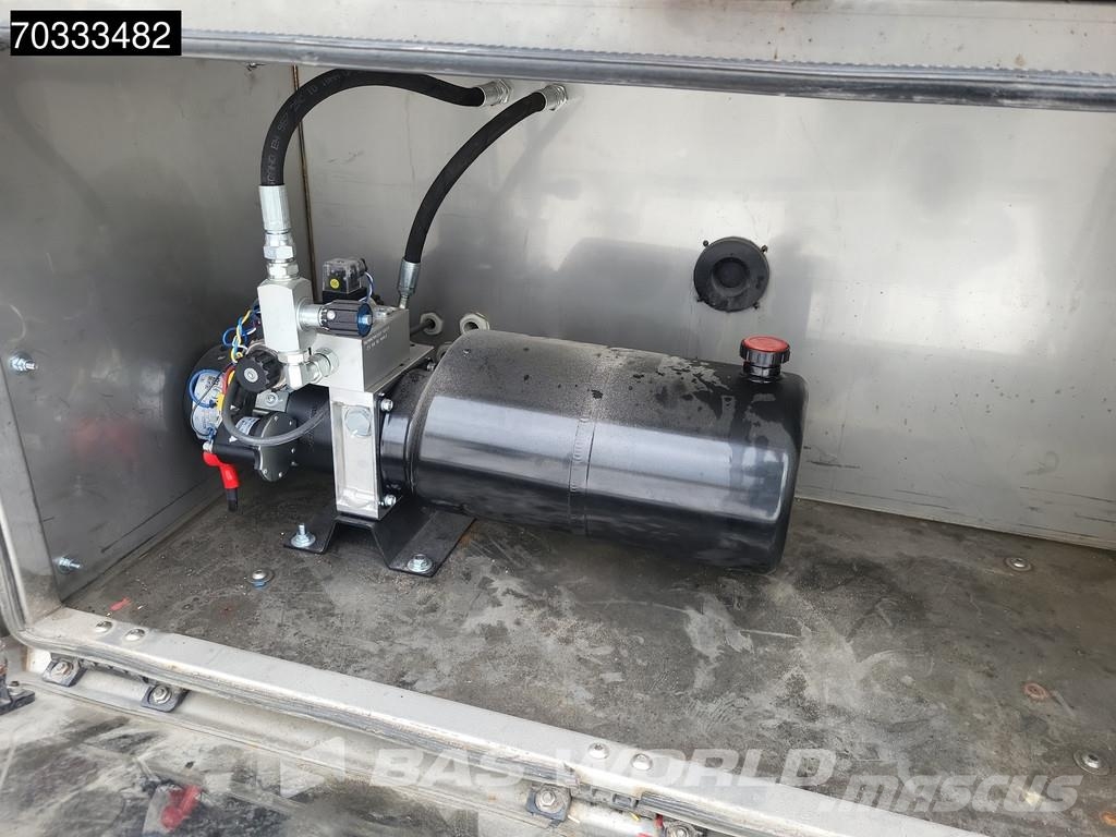 Volvo FM 410 FM 6X2 Machine transporter Hydraulic ramp W مركبات النقل