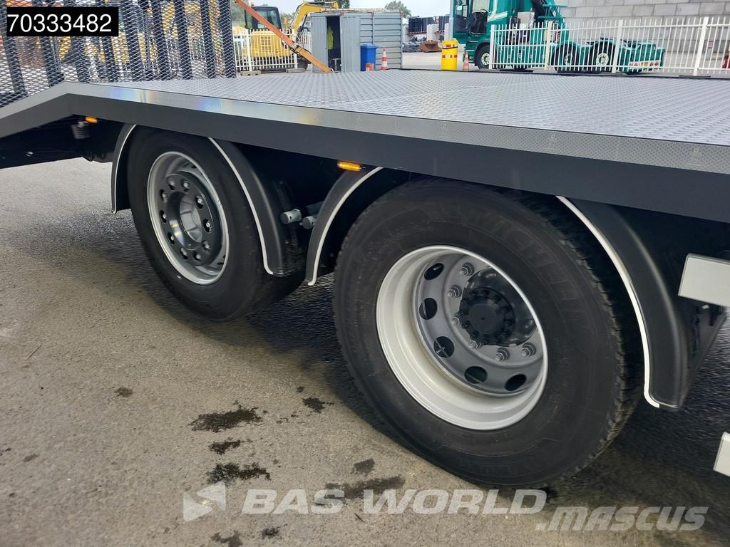 Volvo FM 410 FM 6X2 Machine transporter Hydraulic ramp W مركبات النقل